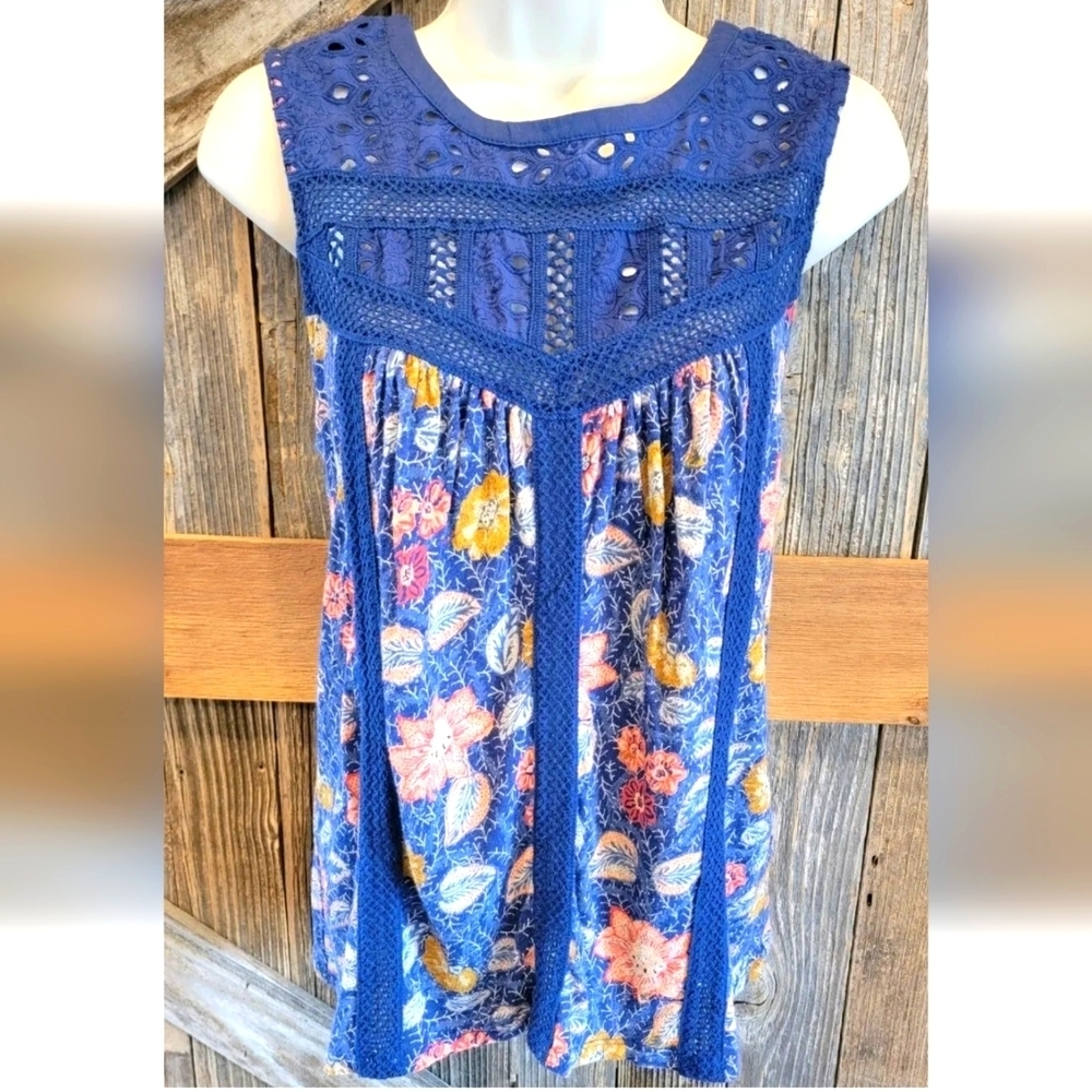 Lucky Brand Linen Blend Sleeveless career Blouse Womens Medium Blue Floral Top